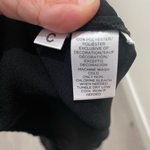 ANN TAYLOR LOFT Black Blouse, Black with lace detail collar, Medium Petite - Picture 6 of 7